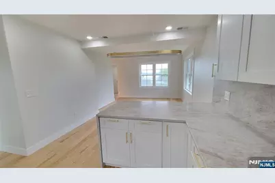 135 Lake Shore Drive, Morris Township, NJ 07054 - Photo 8