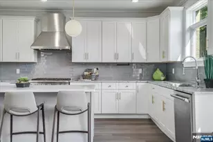 37 Winterburn Pl, Edgewater, NJ 07020 - Photo 16