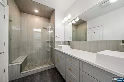 37 Winterburn Place, Edgewater, NJ 07020 - Photo 8