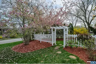177 Lawson Place, Paramus, NJ 07652 - Photo 42