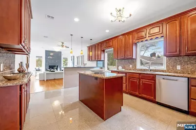 177 Lawson Place, Paramus, NJ 07652 - Photo 20