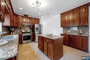 177 Lawson Pl, Paramus, NJ 07652 - Photo 16