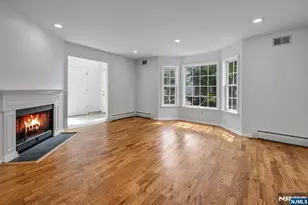 758 Manchester Way, Paramus, NJ 07652 - Photo 4