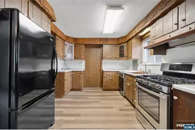 498 Riverside Terrace, Rutherford, NJ 07070 - Photo 6