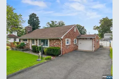 498 Riverside Terrace, Rutherford, NJ 07070 - Photo 2