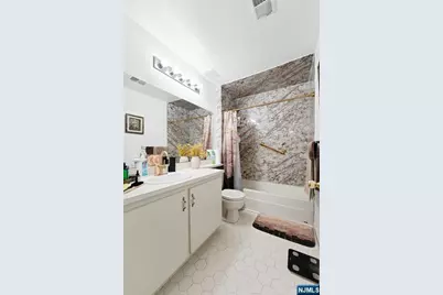 25 Holly Street, Jersey City, NJ 07305 - Photo 20