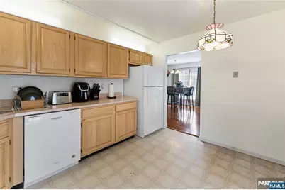 25 Holly Street, Jersey City, NJ 07305 - Photo 10
