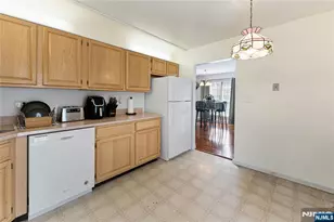 25 Holly St, Jersey City, NJ 07305 - Photo 10