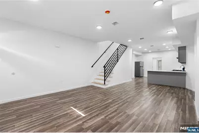 43 1/2 Cortland Street, Newark, NJ 07105 - Photo 2