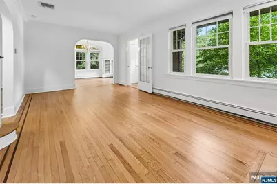 8 Laurel Avenue, Tenafly, NJ 07670 - Photo 4