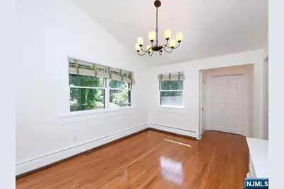 8 Laurel Avenue, Tenafly, NJ 07670 - Photo 10