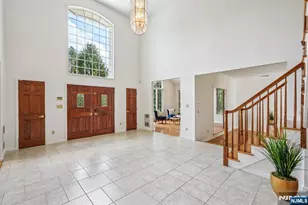 11 Carrington Ct, Woodcliff Lake, NJ 07677 - Photo 4