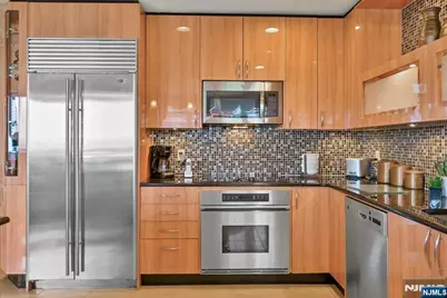 100 Carlyle Drive C06B #C06B, Cliffside Park, NJ 07010 - Photo 16