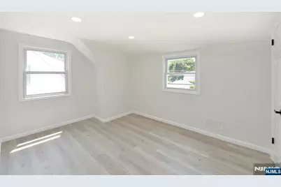 19-21 11th Street 2 #2, Fair Lawn, NJ 07410 - Photo 8