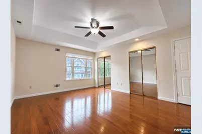 555 Ridge Lane, Fort Lee, NJ 07024 - Photo 22