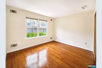 555 Ridge Lane, Fort Lee, NJ 07024 - Photo 30