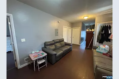 47 Oak Street, Paterson, NJ 07501 - Photo 2