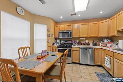 2053 Charles Court, Mahwah, NJ 07430 - Photo 14