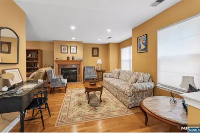 2053 Charles Court, Mahwah, NJ 07430 - Photo 6