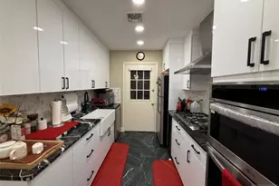 25-3 Tamaron Dr, Waldwick, NJ 07463 - Photo 4