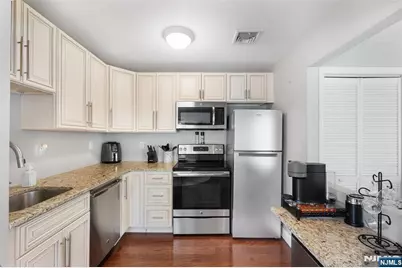 2 Grand 3 #3, Hawthorne, NJ 07506 - Photo 10
