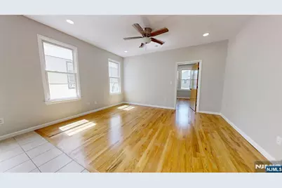 11 Schuyler Court R2 #R2, Kearny, NJ 07032 - Photo 6
