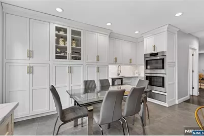 577 Grenville Avenue, Teaneck Township, NJ 07666 - Photo 12
