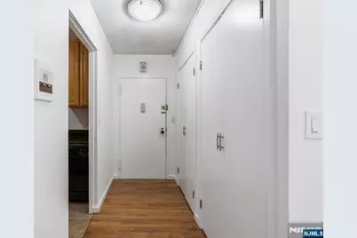 7855 Boulevard East 27H #27H, North Bergen, NJ 07047 - Photo 6