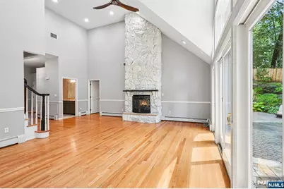 922 Hilltop Terrace, Franklin Lakes, NJ 07417 - Photo 8