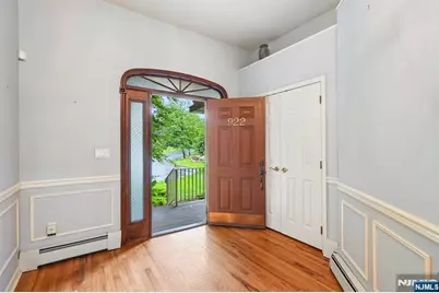 922 Hilltop Terrace, Franklin Lakes, NJ 07417 - Photo 2