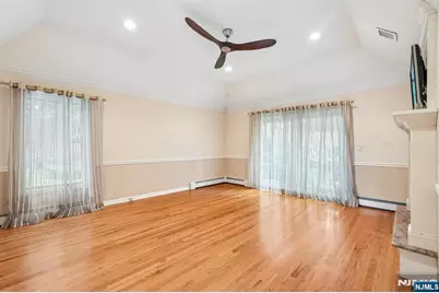 922 Hilltop Terrace, Franklin Lakes, NJ 07417 - Photo 18