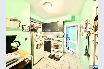 35 Krueger, Passaic, NJ 07055 - Photo 12