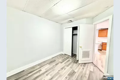 35 Krueger, Passaic, NJ 07055 - Photo 18