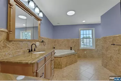 375 Sanford Avenue, Lyndhurst Township, NJ 07071 - Photo 30