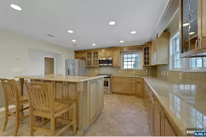 375 Sanford Avenue, Lyndhurst Township, NJ 07071 - Photo 14