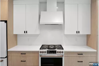 55 Washington Avenue, Cliffside Park, NJ 07010 - Photo 14