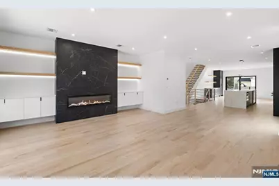 264 Grant Avenue, Cliffside Park, NJ 07010 - Photo 8