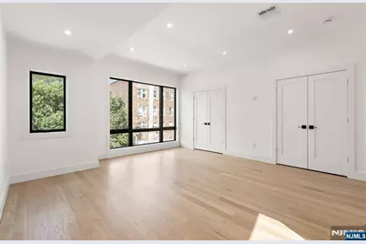 264 Grant Avenue, Cliffside Park, NJ 07010 - Photo 30