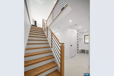 264 Grant Avenue, Cliffside Park, NJ 07010 - Photo 42