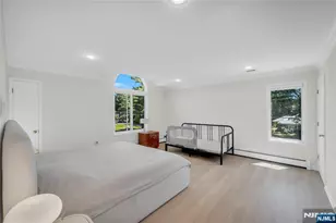 290 Mohegan Way, Fort Lee, NJ 07024 - Photo 16