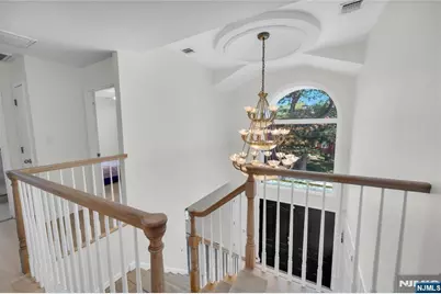 290 Mohegan Way, Fort Lee, NJ 07024 - Photo 14