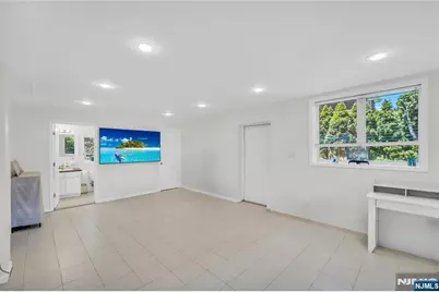 290 Mohegan Way, Fort Lee, NJ 07024 - Photo 26