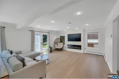 290 Mohegan Way, Fort Lee, NJ 07024 - Photo 4