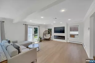290 Mohegan Way, Fort Lee, NJ 07024 - Photo 4