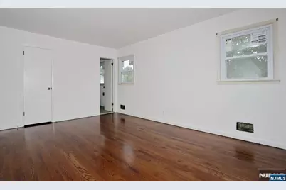 7-32 Richard Street, Fair Lawn, NJ 07410 - Photo 12