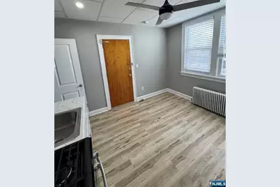 172 Washington Avenue 9A #9A, Little Ferry, NJ 07643 - Photo 2
