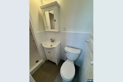 172 Washington Avenue 9A #9A, Little Ferry, NJ 07643 - Photo 6