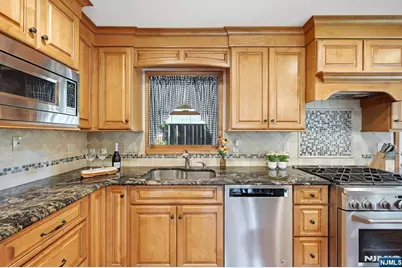 355 Woodland Road, New Milford, NJ 07646 - Photo 14
