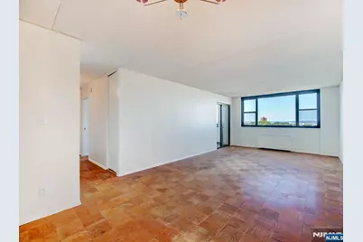 250 Gorge Road 18E #18E, Cliffside Park, NJ 07010 - Photo 4
