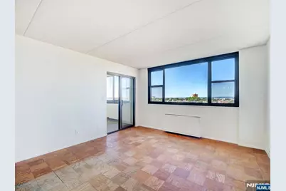 250 Gorge Road 18E #18E, Cliffside Park, NJ 07010 - Photo 8
